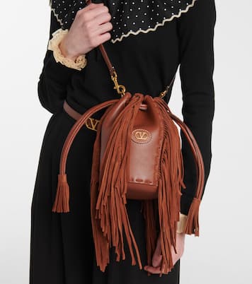 Nellcote Small leather bucket bag | Valentino Garavani