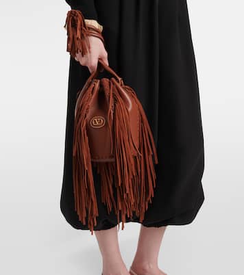 Nellcote Small leather bucket bag | Valentino Garavani