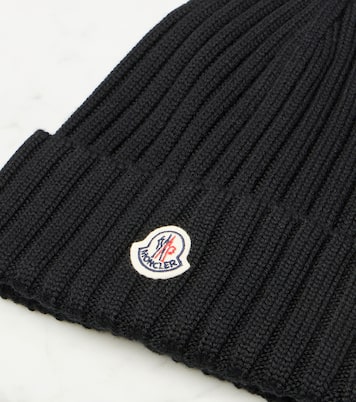 Berretto in lana vergine a coste con logo | Moncler