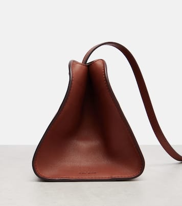 Clutch Peggy aus Leder | The Row