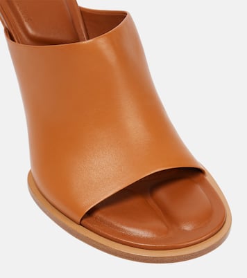 Les Mules Carrés Ronds leather mules | Jacquemus