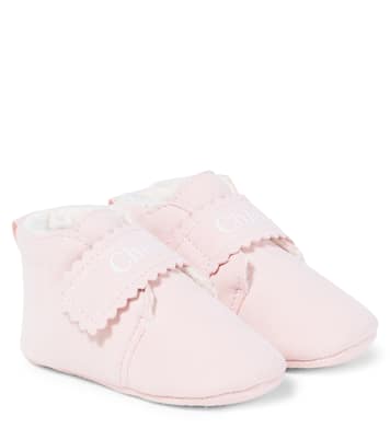 Baby scalloped suede booties | Chloé Kids