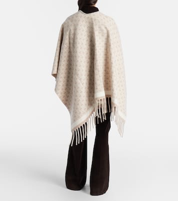Gancini virgin wool shawl | Ferragamo