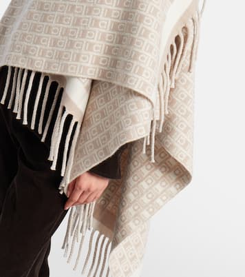 Gancini virgin wool shawl | Ferragamo