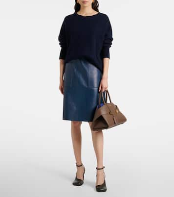 Hug Medium leather tote bag | Ferragamo