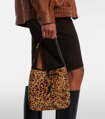 Le 5 à 7 Small leather shoulder bag | Saint Laurent