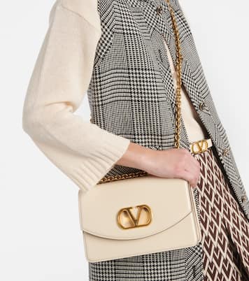 Vain Medium leather shoulder bag | Valentino Garavani