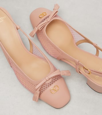 Slingback-Pumps VLogo aus Leder und Mesh | Valentino Garavani