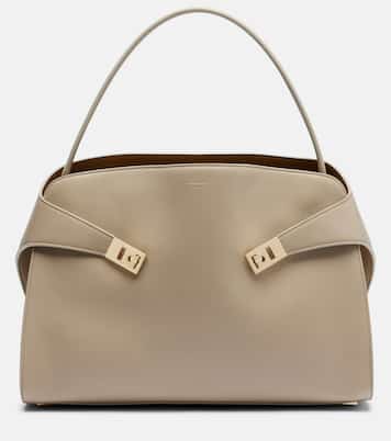 Hug Large leather shoulder bag | Ferragamo