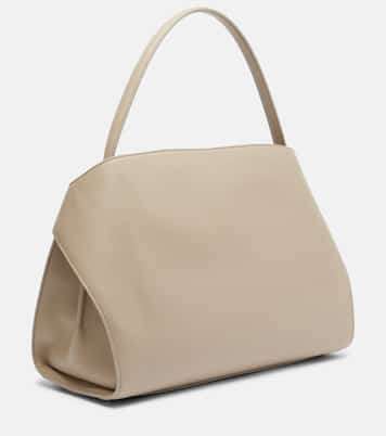 Hug Large leather shoulder bag | Ferragamo