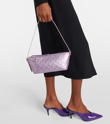 Schultertasche GG Emblem Mini aus Lackleder | Gucci