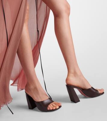 Pantoletten Brigitte 95 aus Leder | Amina Muaddi