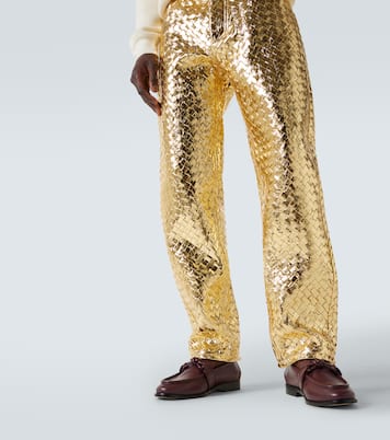 Pantalones rectos de piel Intrecciato metalizada | Bottega Veneta