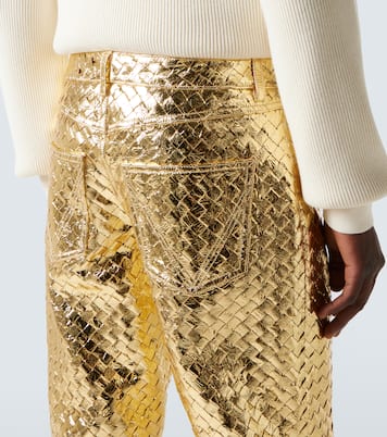 Pantalones rectos de piel Intrecciato metalizada | Bottega Veneta