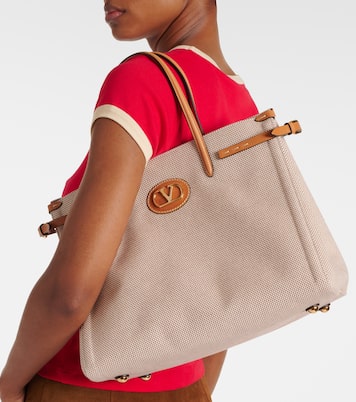 VLogo Large leather-trimmed shoulder bag | Valentino Garavani