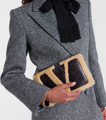 Viva Superstar Medium leather pouch | Valentino Garavani