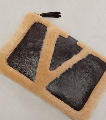 Viva Superstar Medium leather pouch | Valentino Garavani