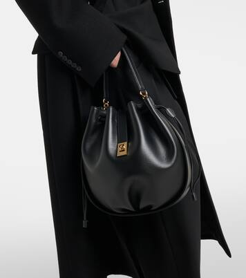 Hug leather bucket bag | Ferragamo
