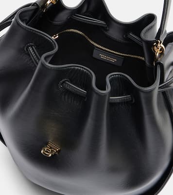 Hug leather bucket bag | Ferragamo