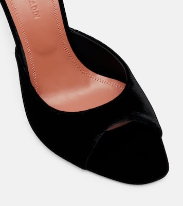 Pantoletten Alexa 95 aus Samt | Amina Muaddi