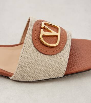 Pantoletten VLogo Signature aus Canvas mit Leder | Valentino Garavani