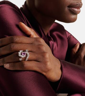 Anello Reign Supreme in oro bianco 18kt con diamanti e zaffiro | Yeprem