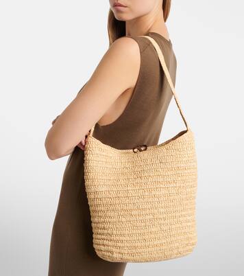 Schultertasche Alma Medium aus Raffiabast | The Row