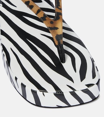 Bedruckte Sandalen Jamie aus Satin | Amina Muaddi