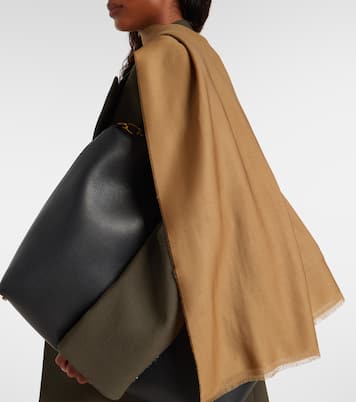 شال من الصوف الخام | Toteme