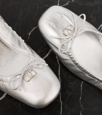 VLogo Signature leather ballet flats | Valentino Garavani