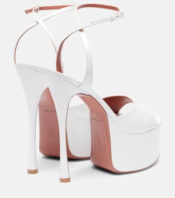 Plateausandalen Aya 155 aus Lackleder | Amina Muaddi