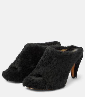 Pantoletten Marion aus Shearling | Khaite