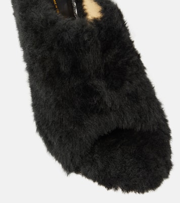 Pantoletten Marion aus Shearling | Khaite