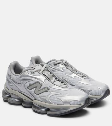 2000 sneakers | New Balance