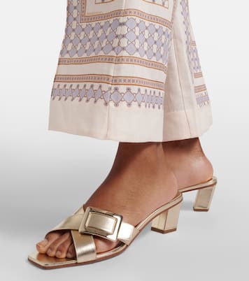 Pantoletten aus Metallic-Leder | Roger Vivier