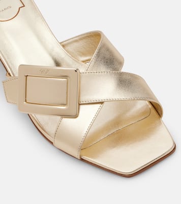 Pantoletten aus Metallic-Leder | Roger Vivier