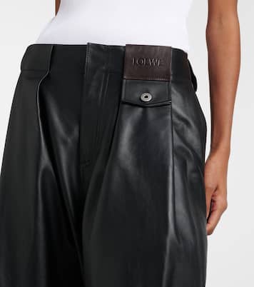 皮革桶形裤装 | Loewe