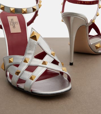 Sandalen Rockstud aus Metallic-Leder | Valentino Garavani