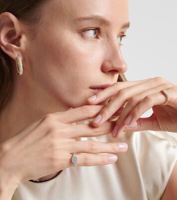 18kt white gold pinky ring with diamonds | David Yurman