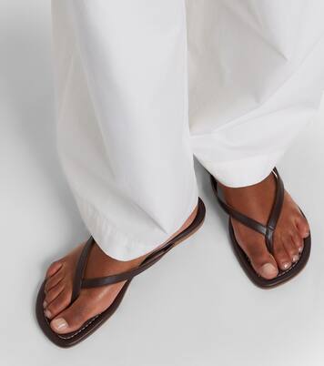 Freja皮革夹趾凉鞋 | Staud