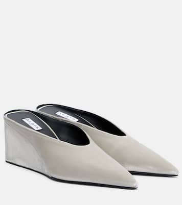 Mules compensées Cube 75 en velours | Alaïa