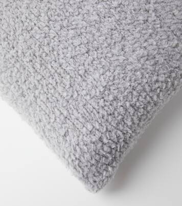 Monili cashmere-blend bouclé cushion | Brunello Cucinelli
