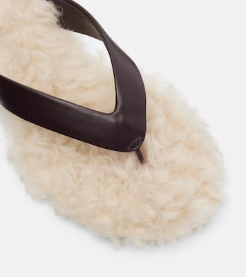 Sandalen aus Leder mit Shearling | Le Monde Béryl
