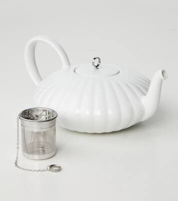 Bernadotte porcelain teapot by Sigvard Bernadotte | Georg Jensen