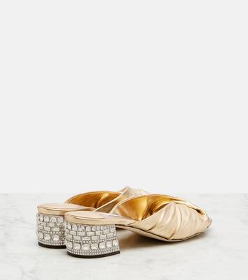 Pantoletten Mala aus Metallic-Leder mit Kristallen | Jimmy Choo