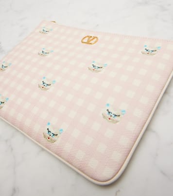 Bedruckte Clutch VLogo Medium aus Leder | Valentino Garavani