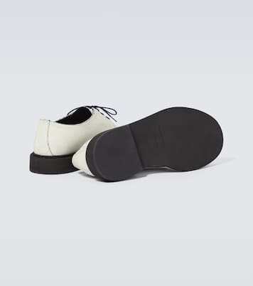 Zapatos derby de piel craquelada | Common Projects