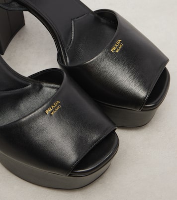 Plateausandalen aus Leder | Prada