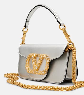 Schultertasche Locò Small aus Metallic-Leder | Valentino Garavani