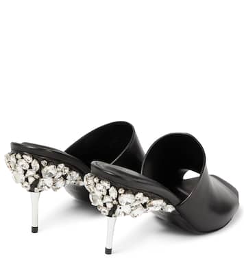 Verzierte Pantoletten aus Leder | Peter Do